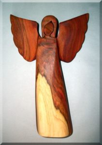 Anjeli sošky, materiál slivka, 23 cm | drevený anjel strážny
