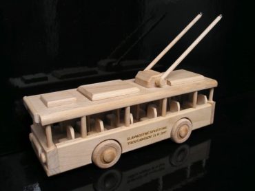 Trolejbus | drevené hračky | trolejbusy darčeky pre vodičov
