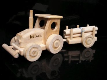 Traktor darček